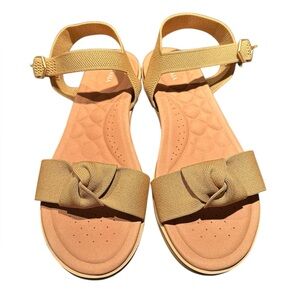 VIVAIA Tan Sandals with Knotted Detail Size 10.5